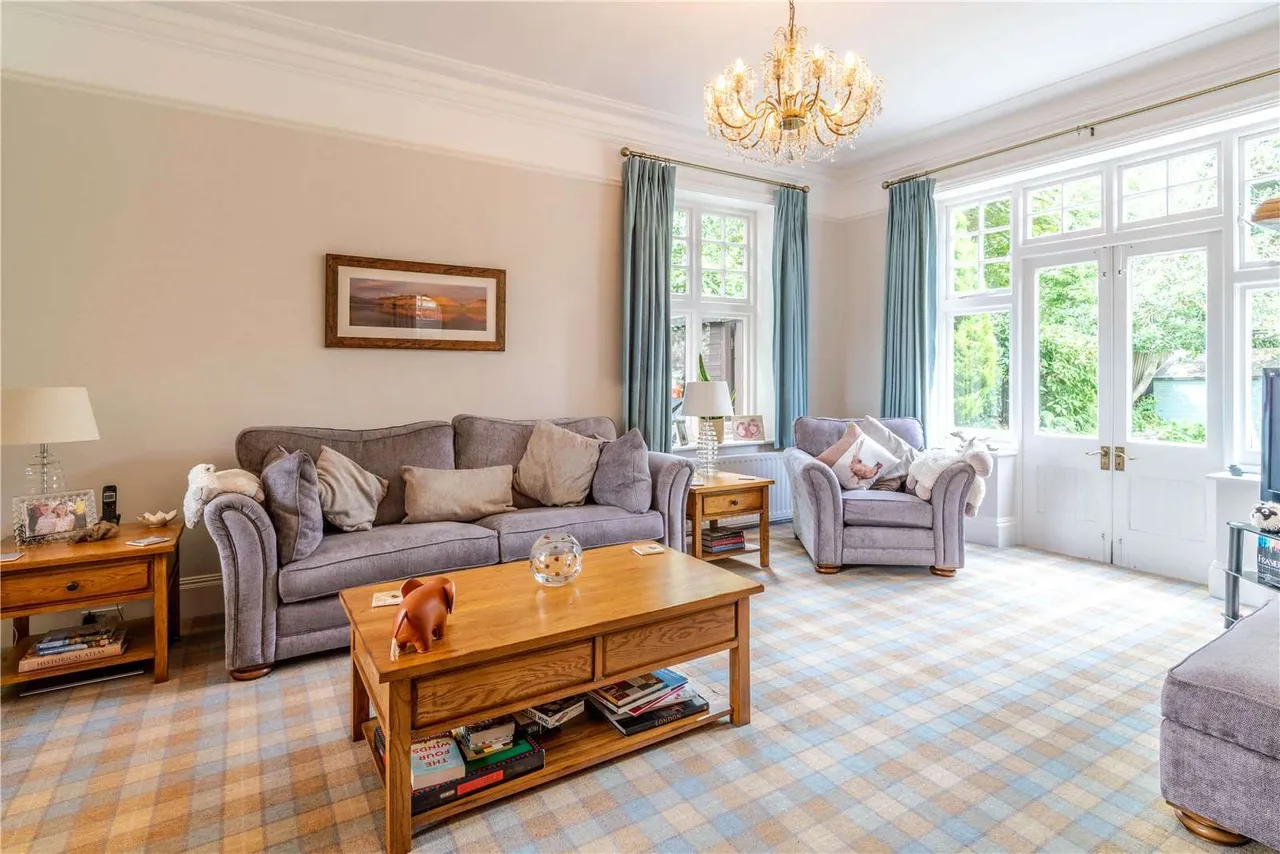 Westbury Road, Buckhurst Hill, Essex, IG9 5NW, photo 4