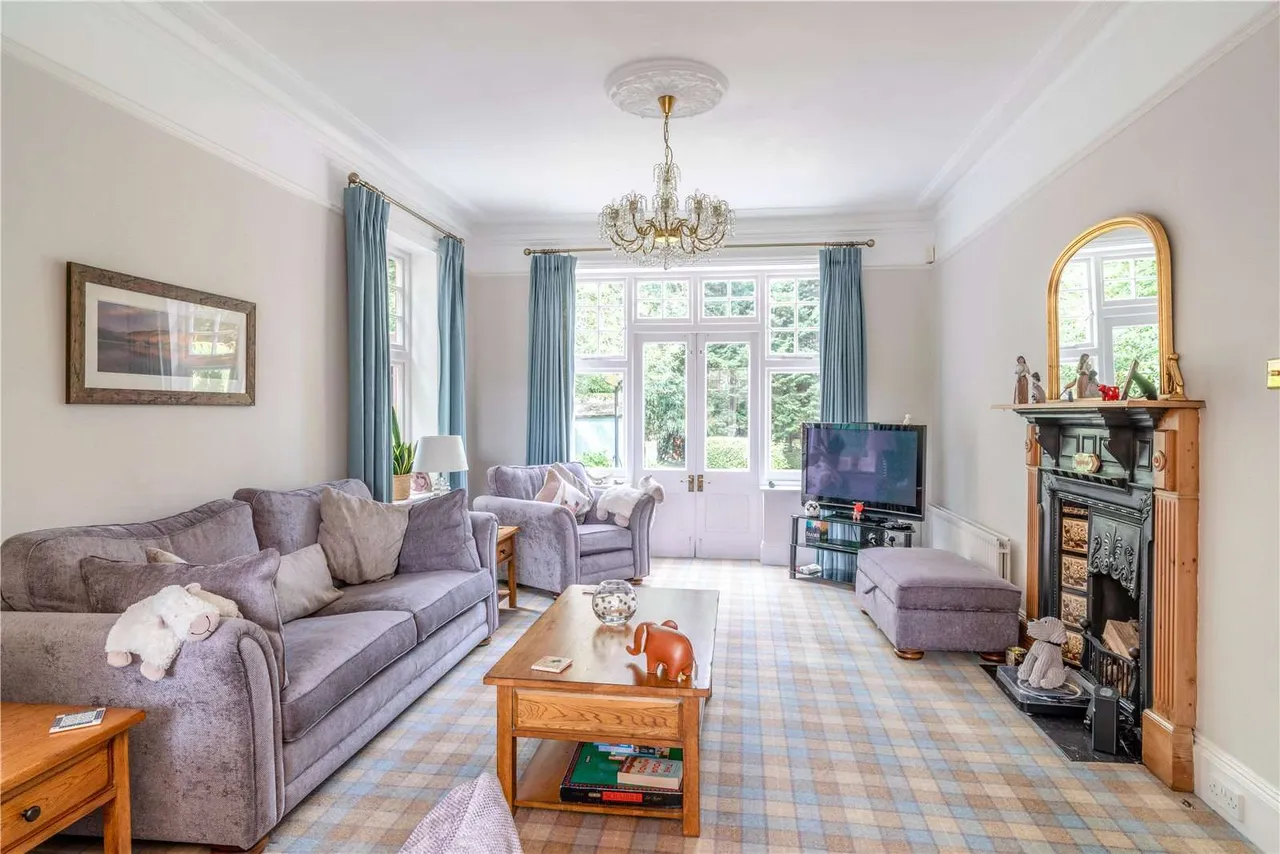Westbury Road, Buckhurst Hill, Essex, IG9 5NW, photo 3