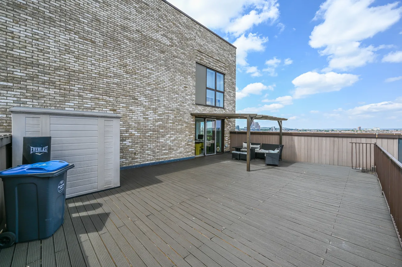 Flat 91, Bodiam Court, 4 Lakeside Drive, London, photo 8
