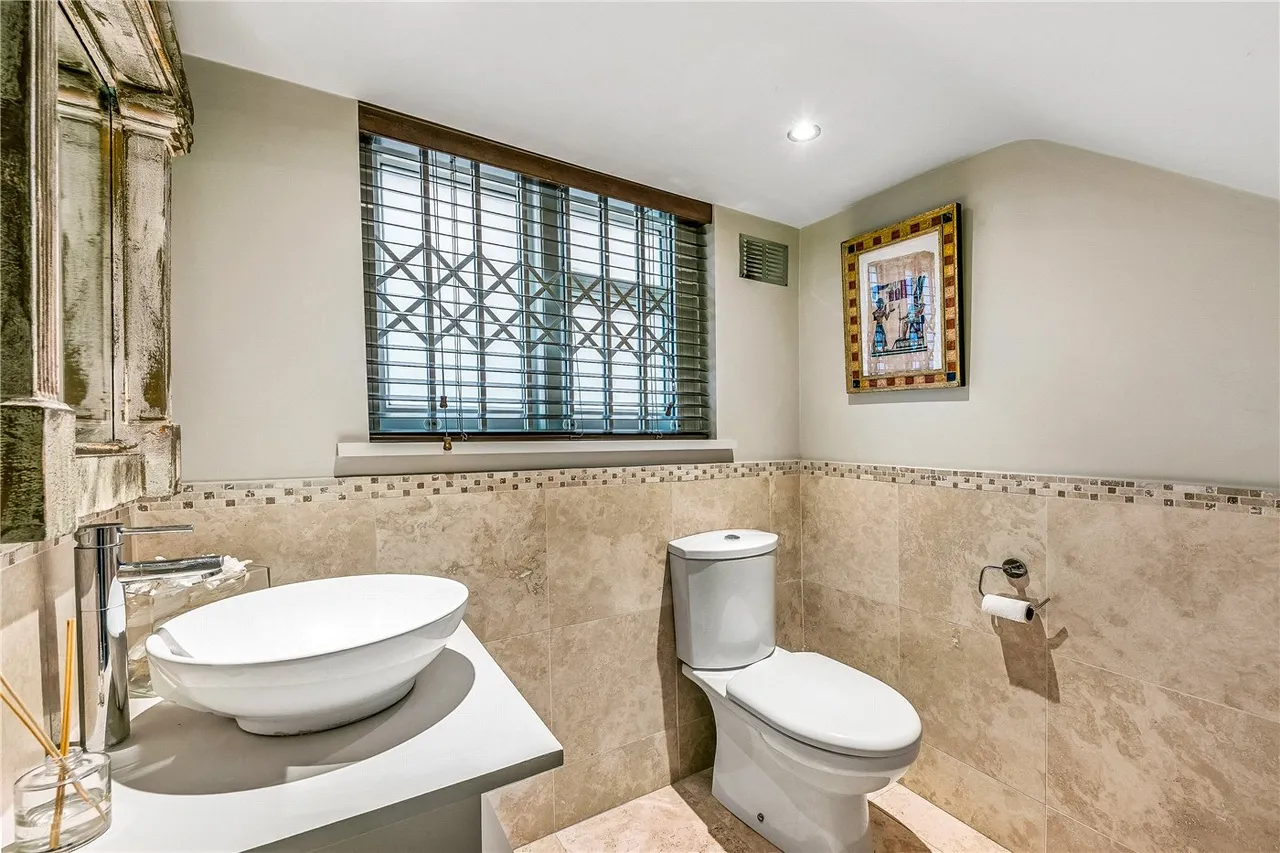 Creighton Avenue, London, N2, photo 3