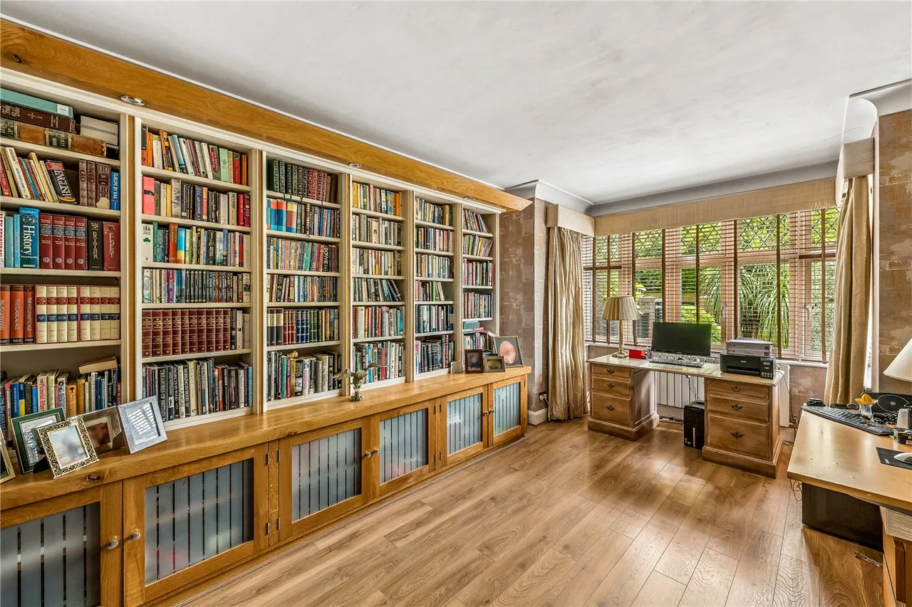 Creighton Avenue, London, N2, photo 4