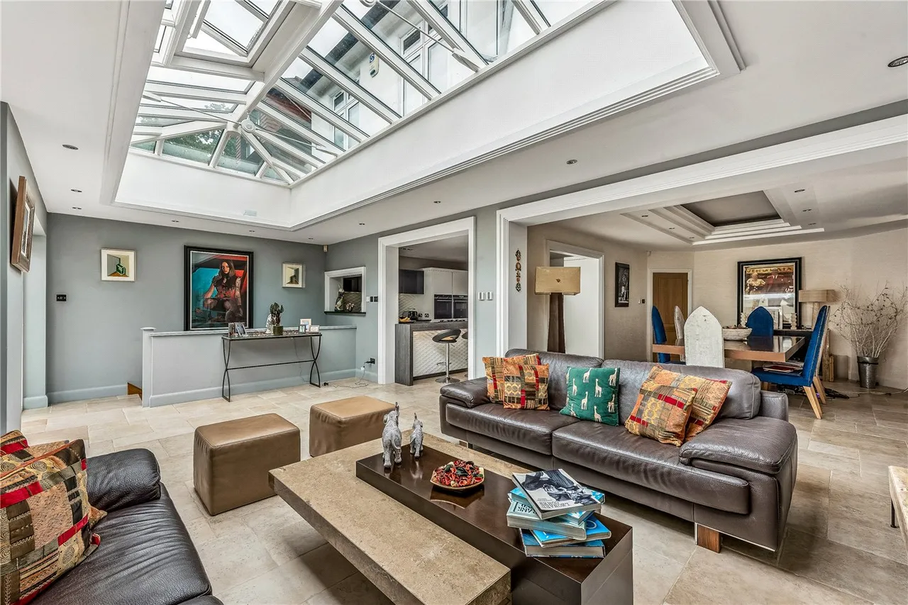 Creighton Avenue, London, N2, photo 10