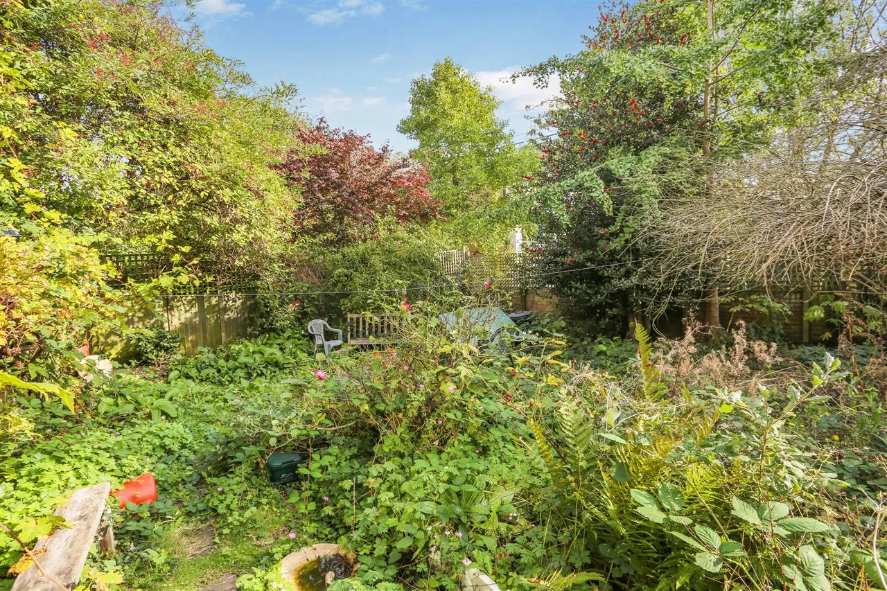 St. Albans Road, London, photo 6