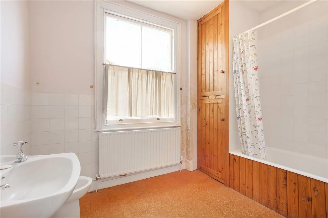 St. Albans Road, London, photo 17