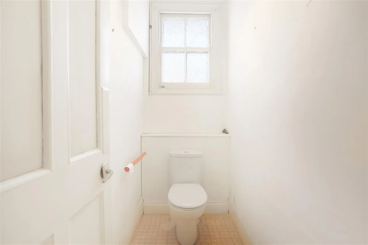 St. Albans Road, London, photo 22