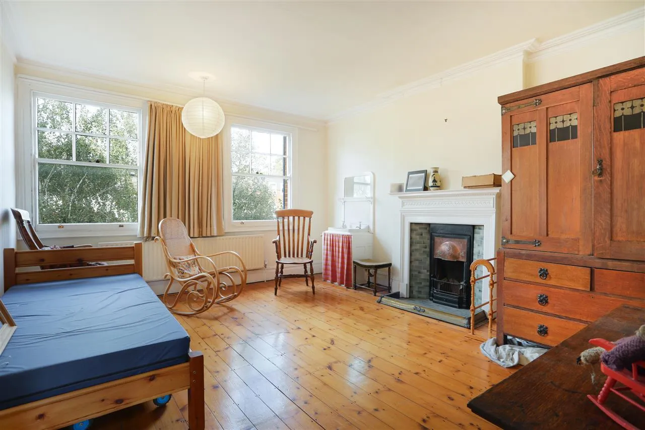 St. Albans Road, London, photo 4