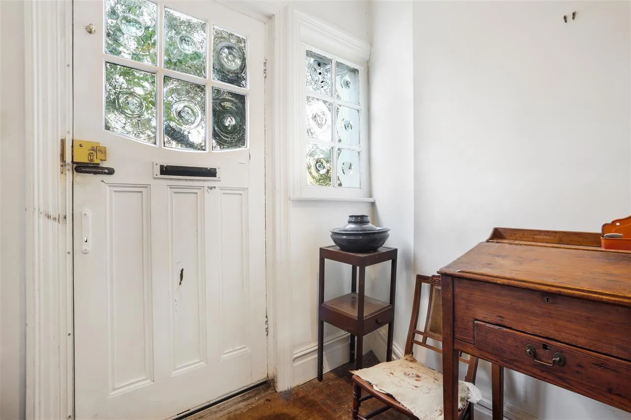 St. Albans Road, London, photo 12