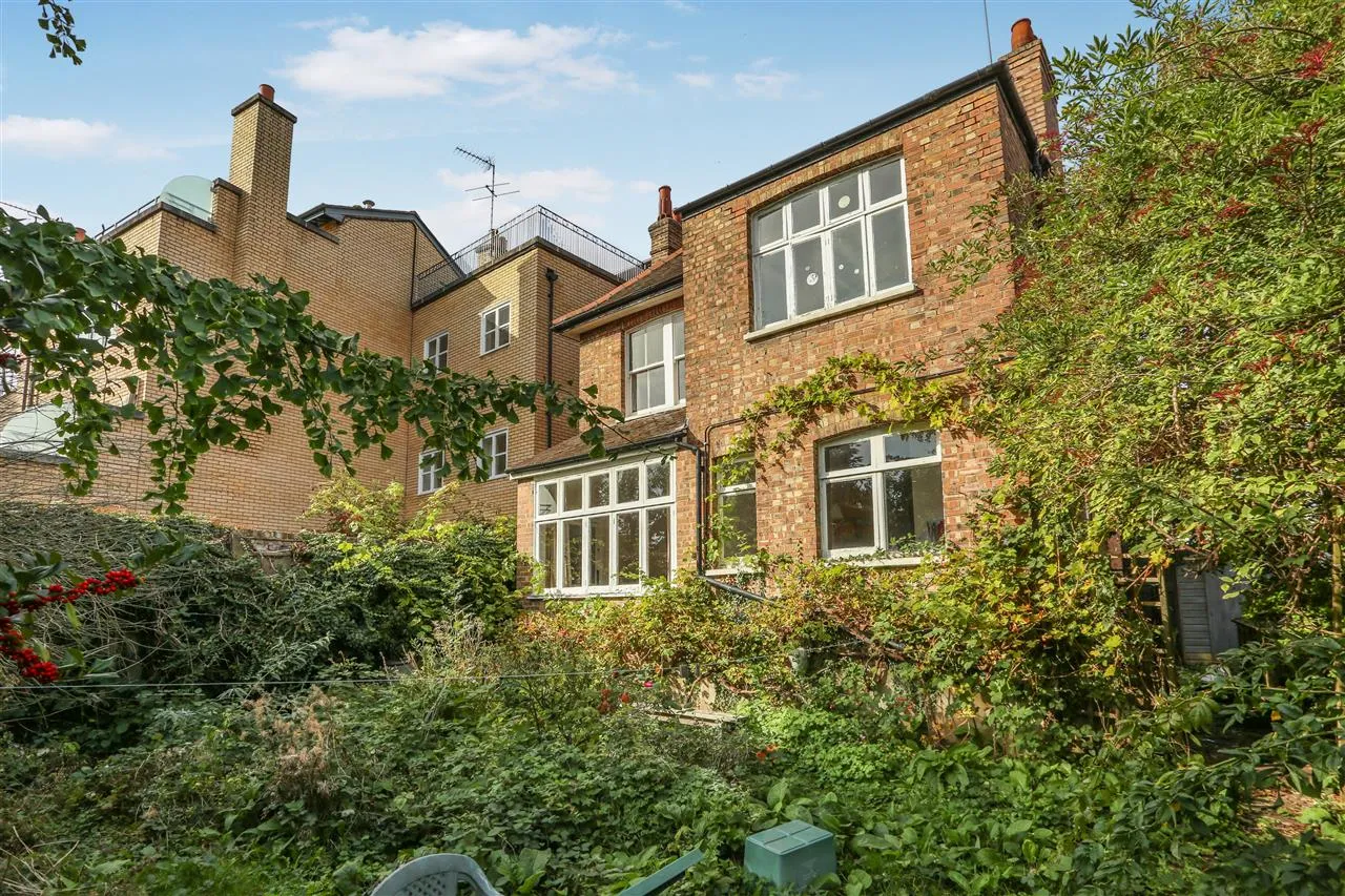 St. Albans Road, London, photo 11