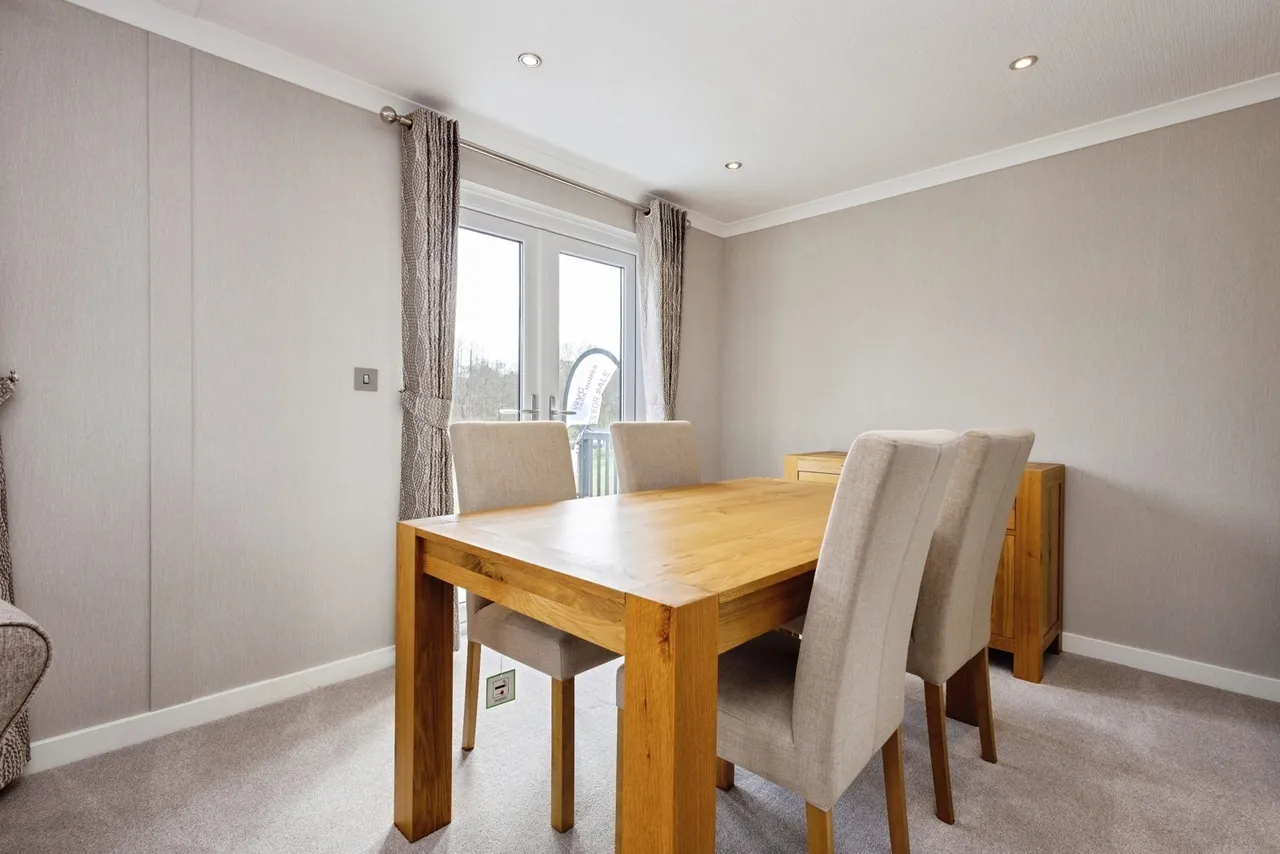 Portsmouth Road, Thursley, GU8, photo 4