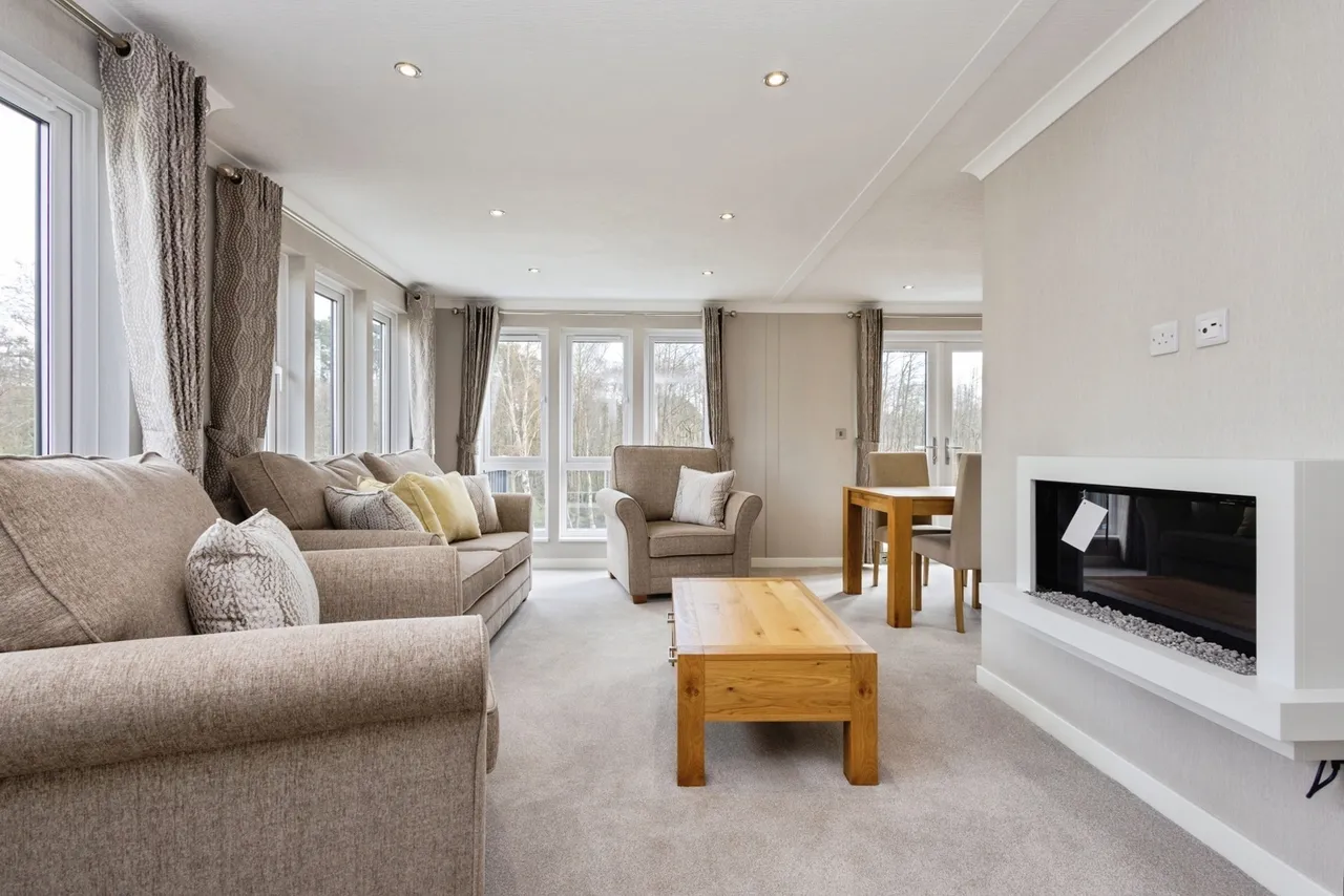 Portsmouth Road, Thursley, GU8, photo 9