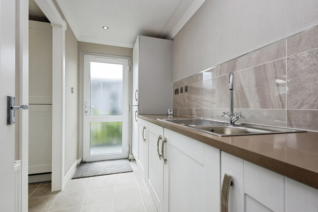 Portsmouth Road, Thursley, GU8, photo 11