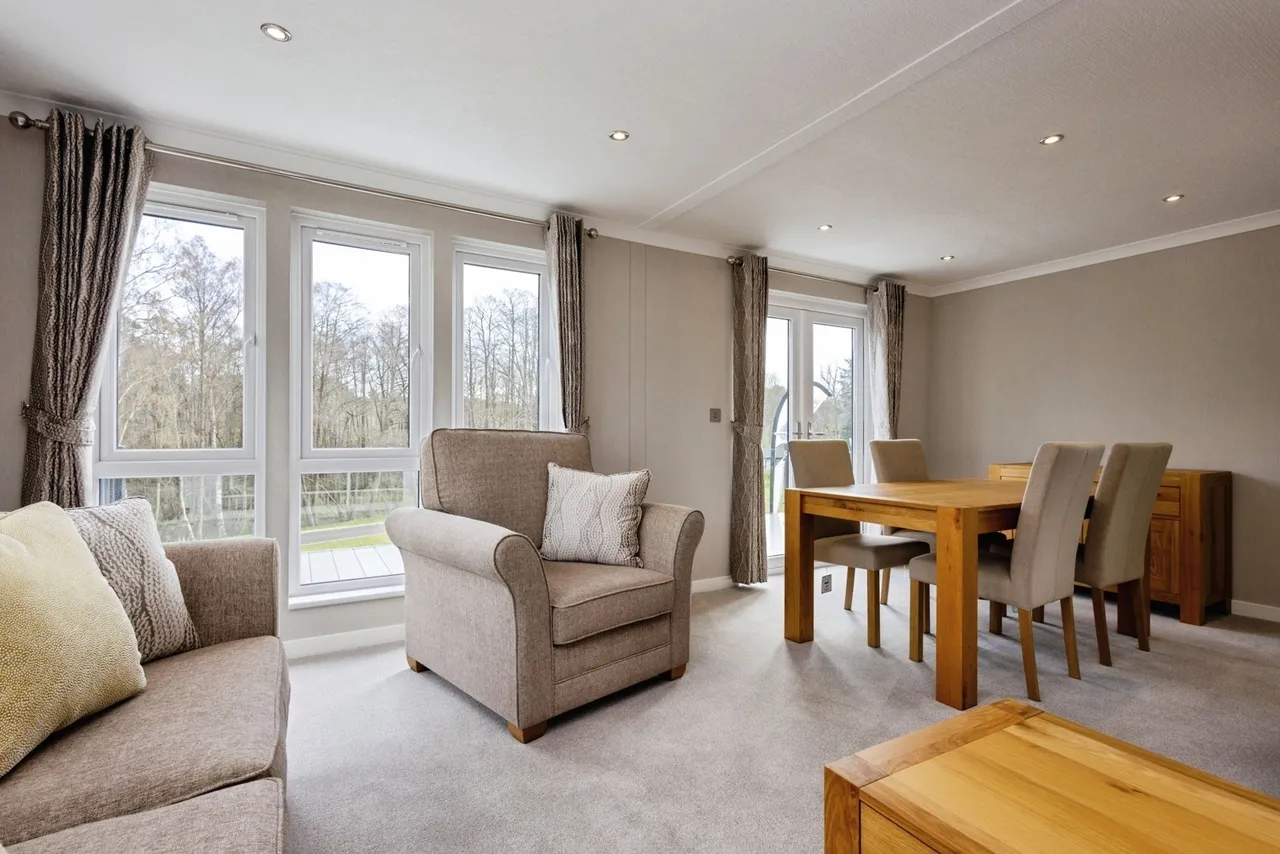 Portsmouth Road, Thursley, GU8, photo 15
