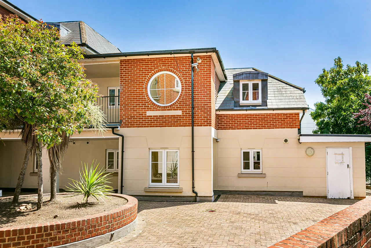 Station Road, Egham, TW20, photo 19