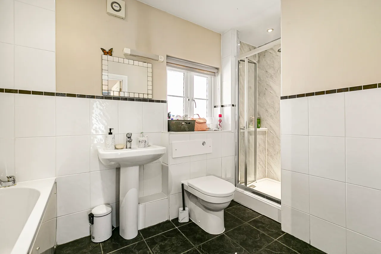 Station Road, Egham, TW20, photo 15