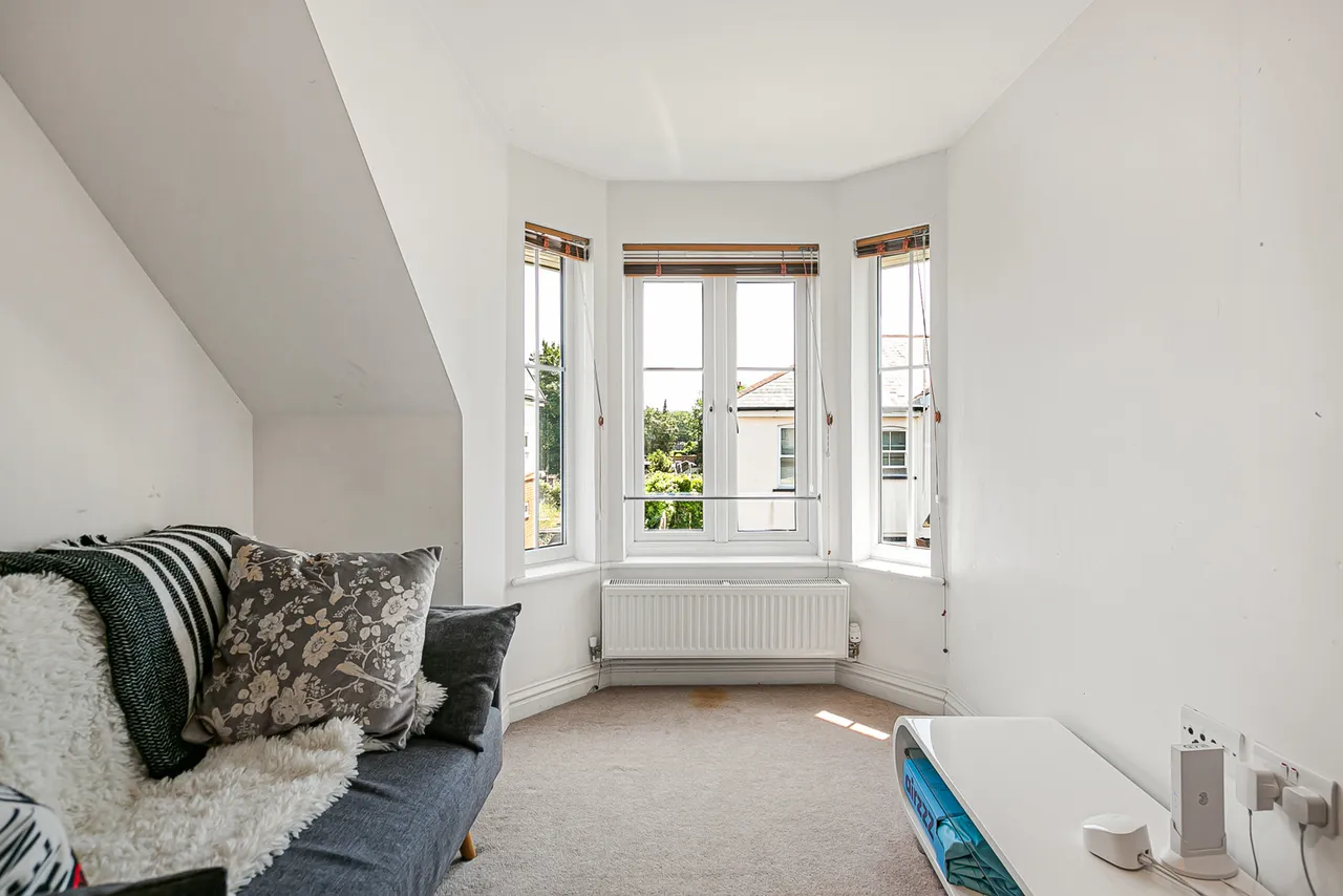 Station Road, Egham, TW20, photo 6