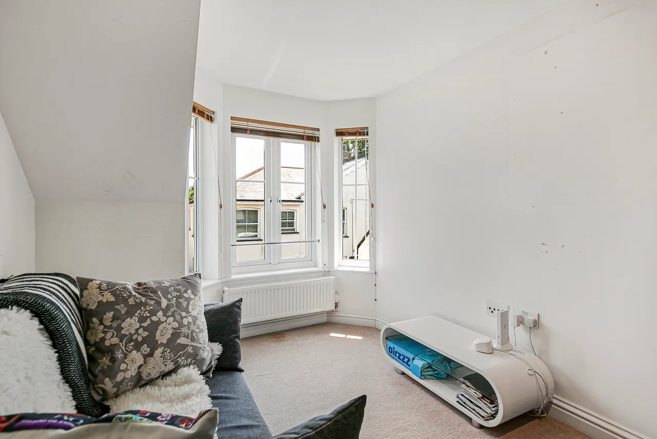 Station Road, Egham, TW20, photo 8