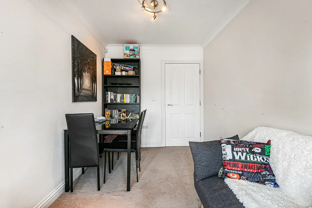 Station Road, Egham, TW20, photo 7