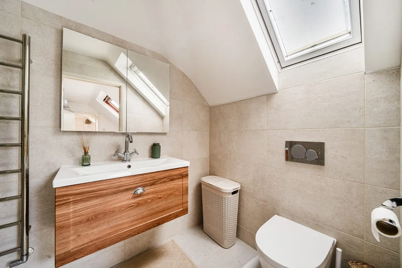 Brent House Cottage The Street, North Warnborough, Hook, RG29 1BE, photo 13