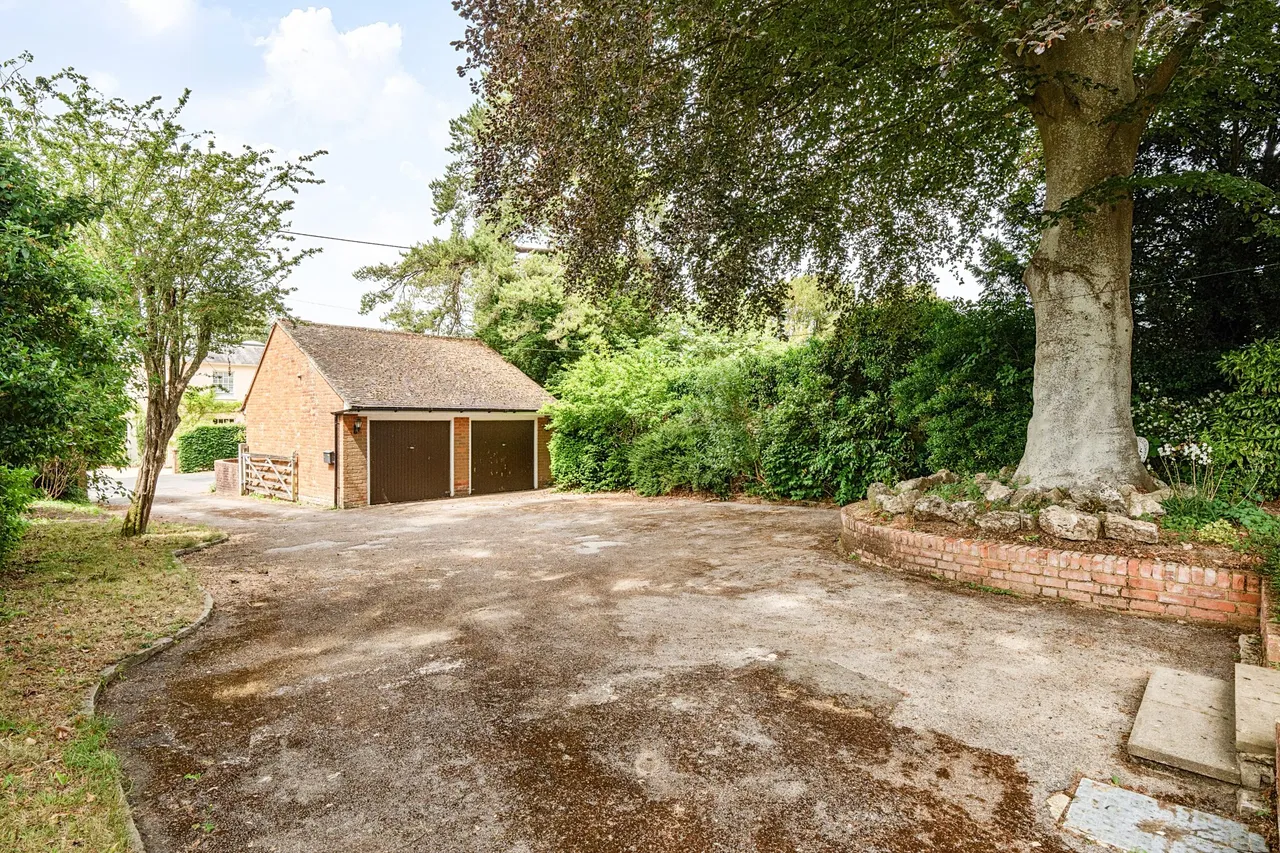 Brent House Cottage The Street, North Warnborough, Hook, RG29 1BE, photo 18