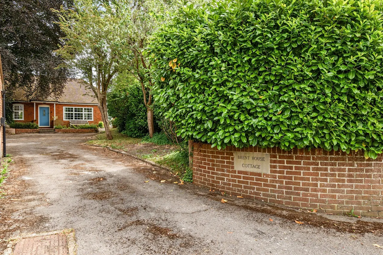 Brent House Cottage The Street, North Warnborough, Hook, RG29 1BE, photo 19