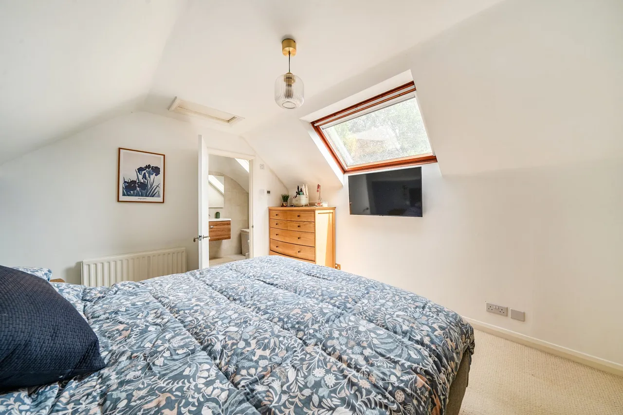 Brent House Cottage The Street, North Warnborough, Hook, RG29 1BE, photo 12