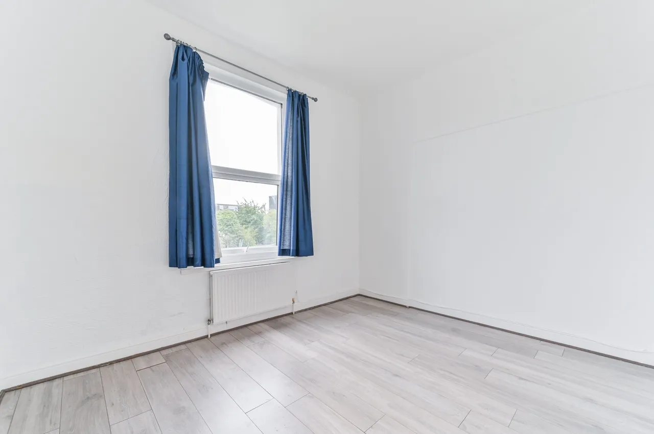 Flat 2, 234 Whitehorse Road, Croydon, photo 6
