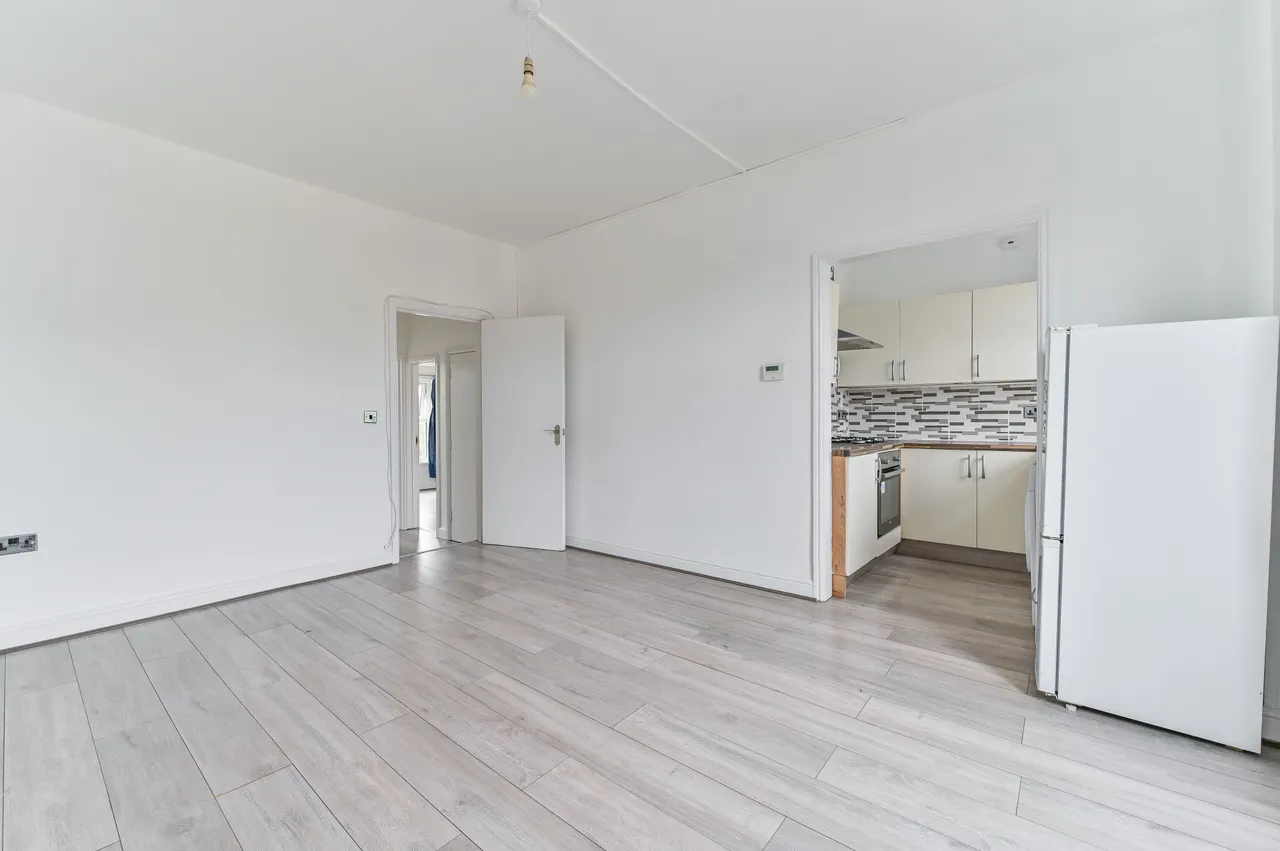 Flat 2, 234 Whitehorse Road, Croydon, photo 8