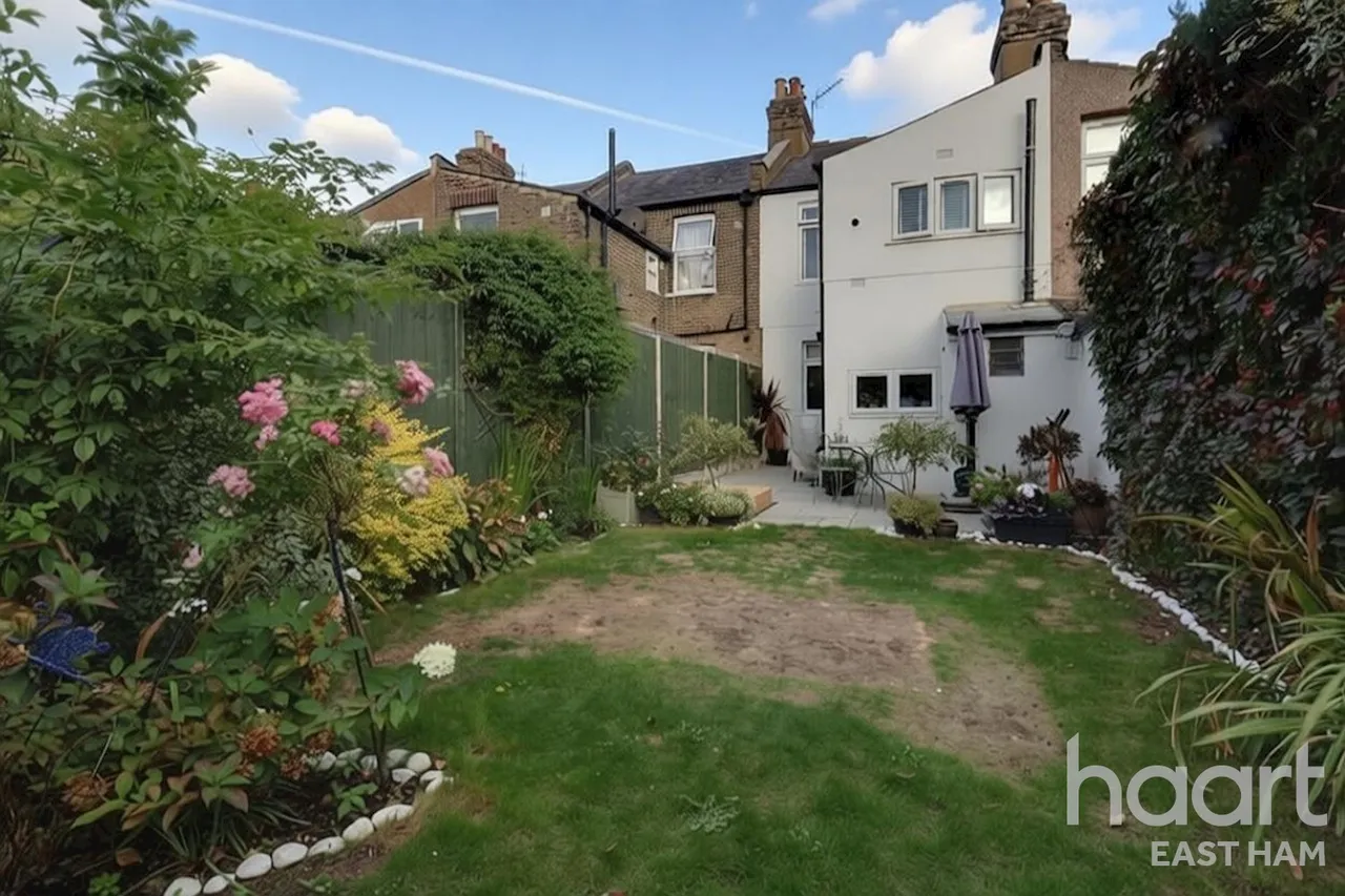 Gillett Avenue, London, E6, photo 12