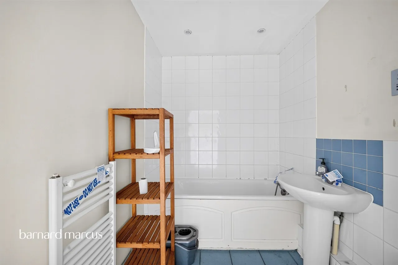 White Lodge Close, Isleworth, photo 10