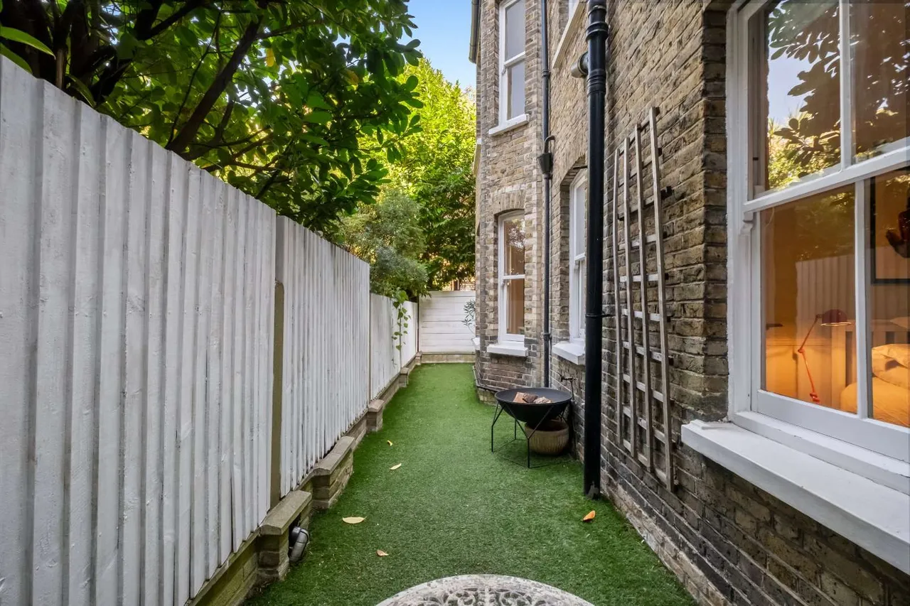 Nevis Road, London, SW17, photo 10
