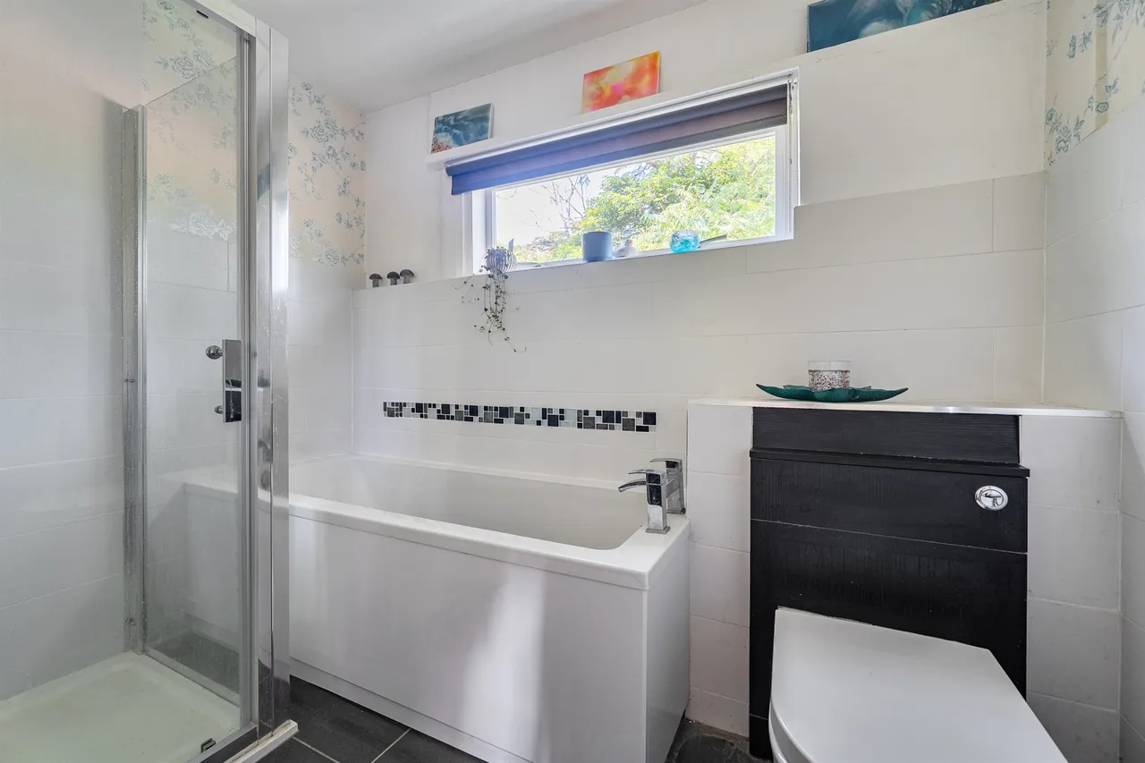 Cedar Chase, Taplow, SL6, photo 9