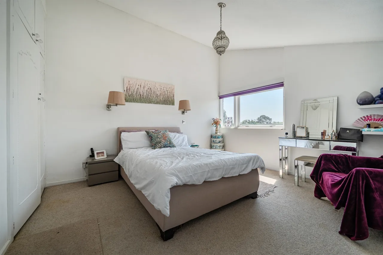 Cedar Chase, Taplow, SL6, photo 7