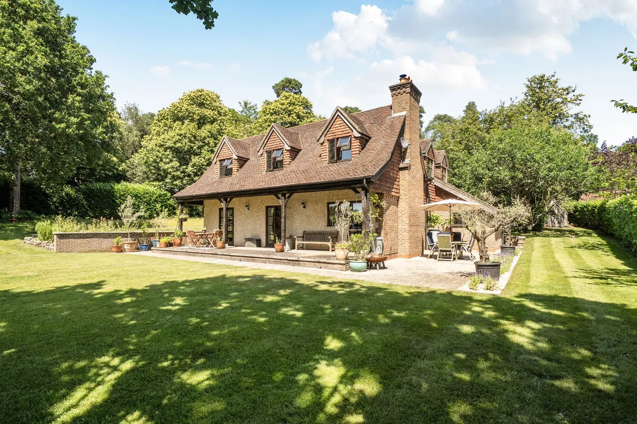 4 bed property for sale, Kings Drive, Midhurst, GU29