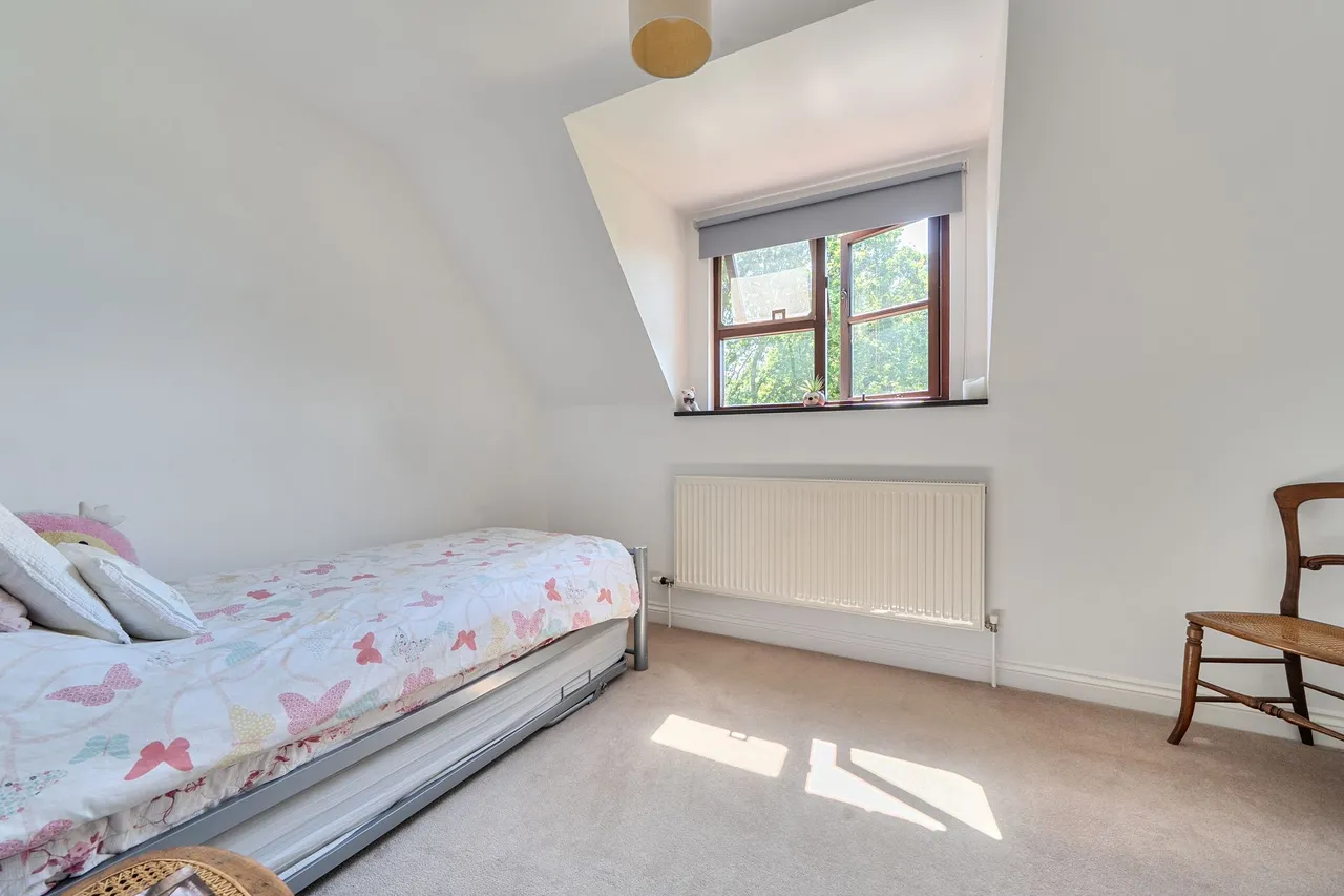 Kings Drive, Midhurst, GU29, photo 17