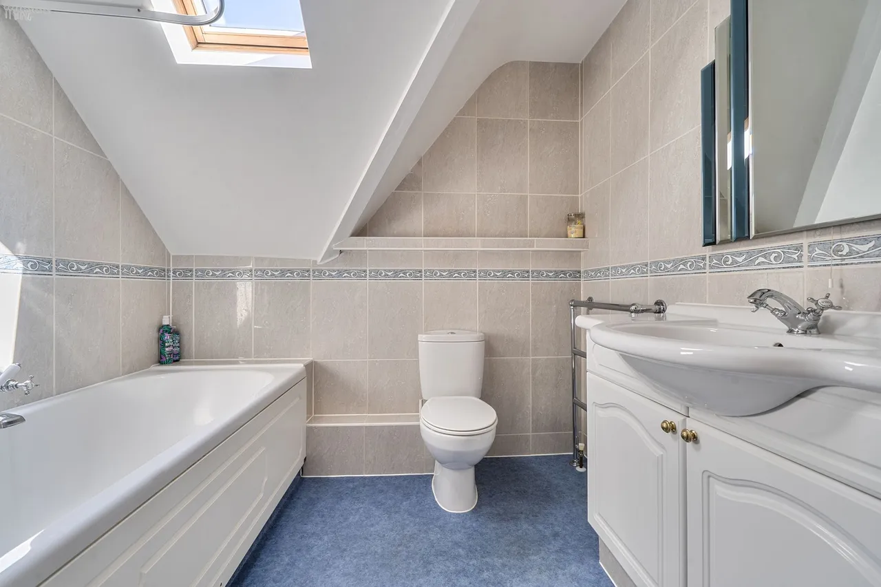 Kings Drive, Midhurst, GU29, photo 18