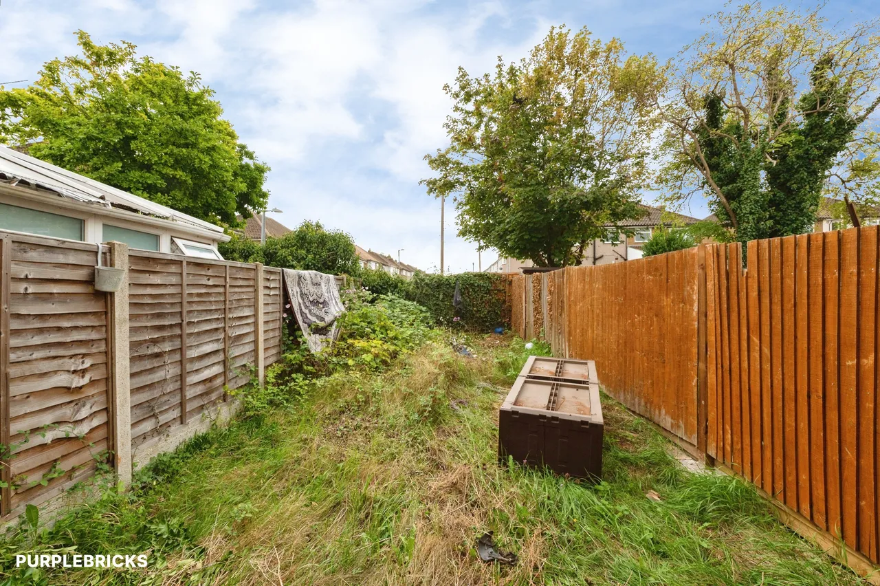 St. Michaels Close, South Ockendon, RM15, photo 15