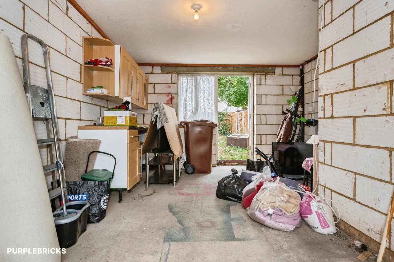 St. Michaels Close, South Ockendon, RM15, photo 14