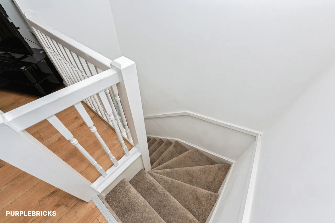 St. Michaels Close, South Ockendon, RM15, photo 5