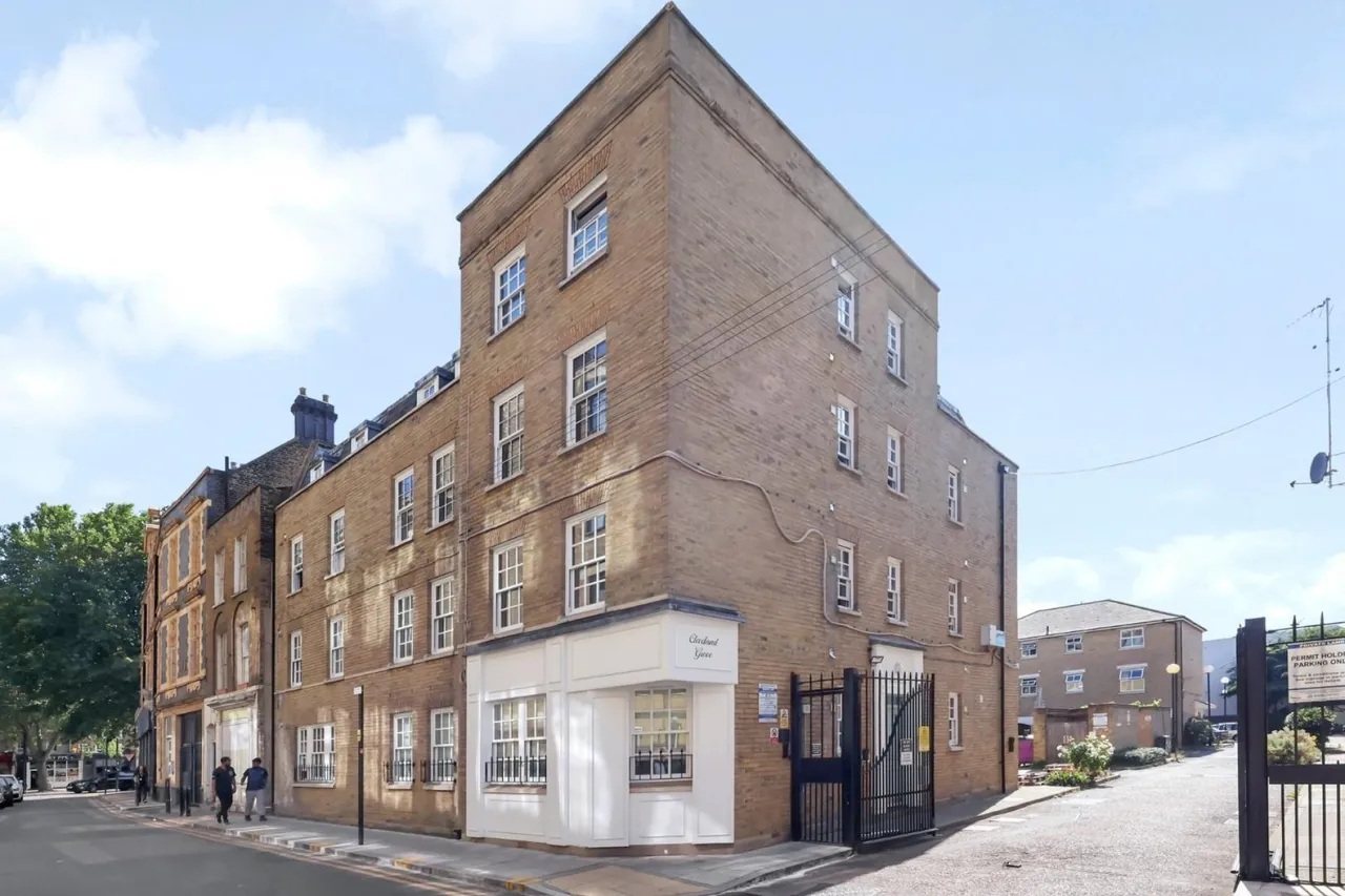 1 bed flat for sale — Cleveland Grove, London, E1