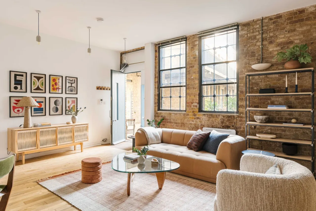 2 bed flat for sale, Mare Street, Cyntra Place, E8