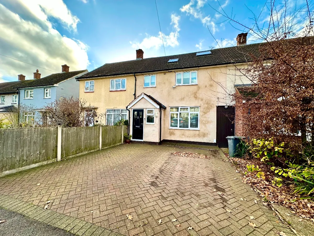 3 bed house for sale — Colne Drive, Harold Hill