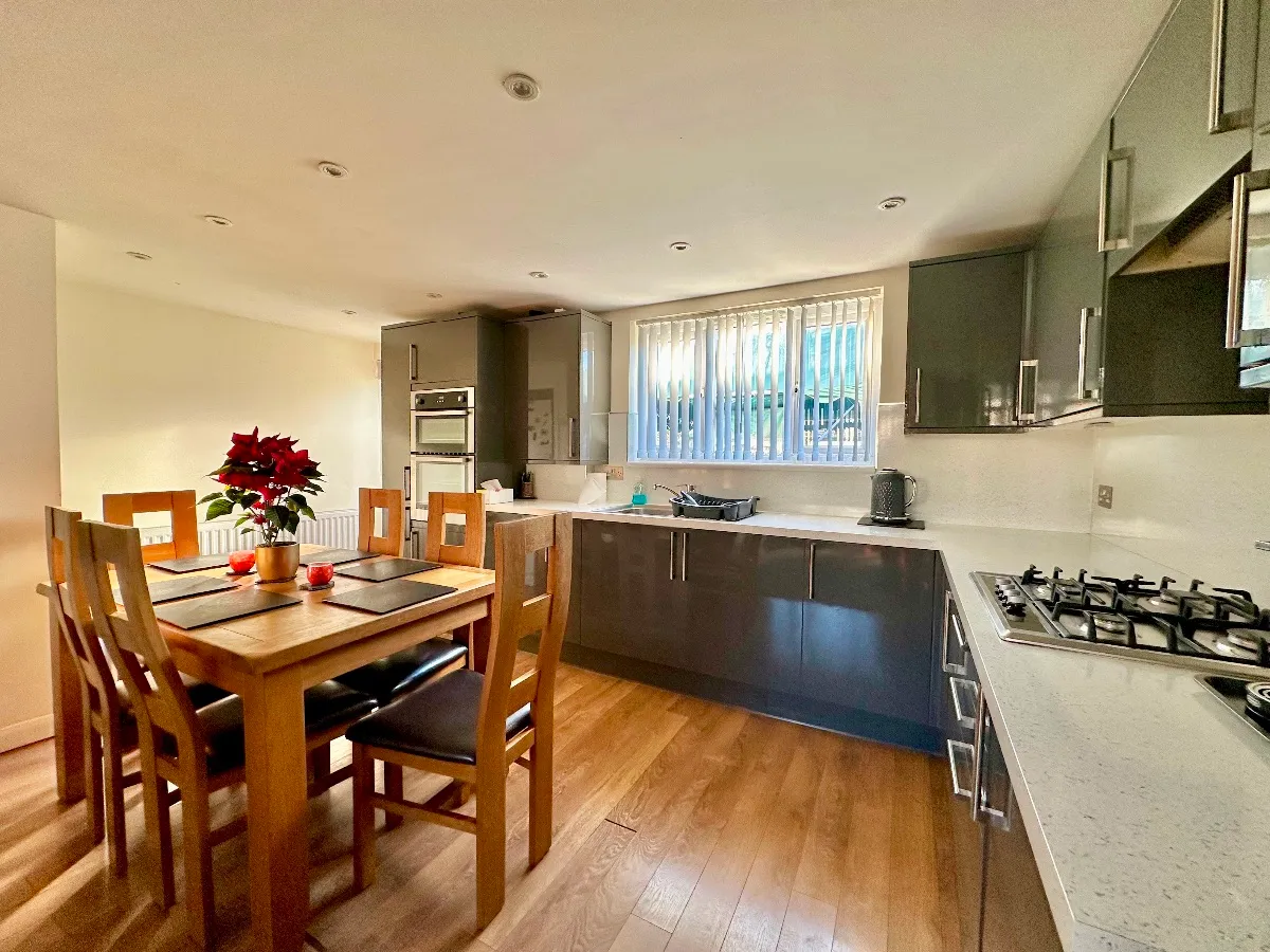 Colne Drive, Harold Hill, photo 4