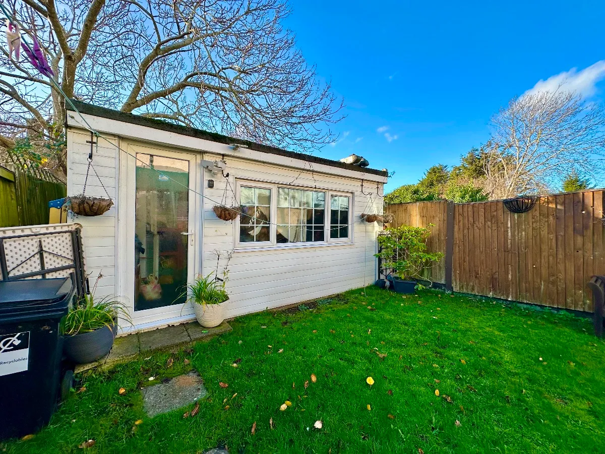 Colne Drive, Harold Hill, photo 9