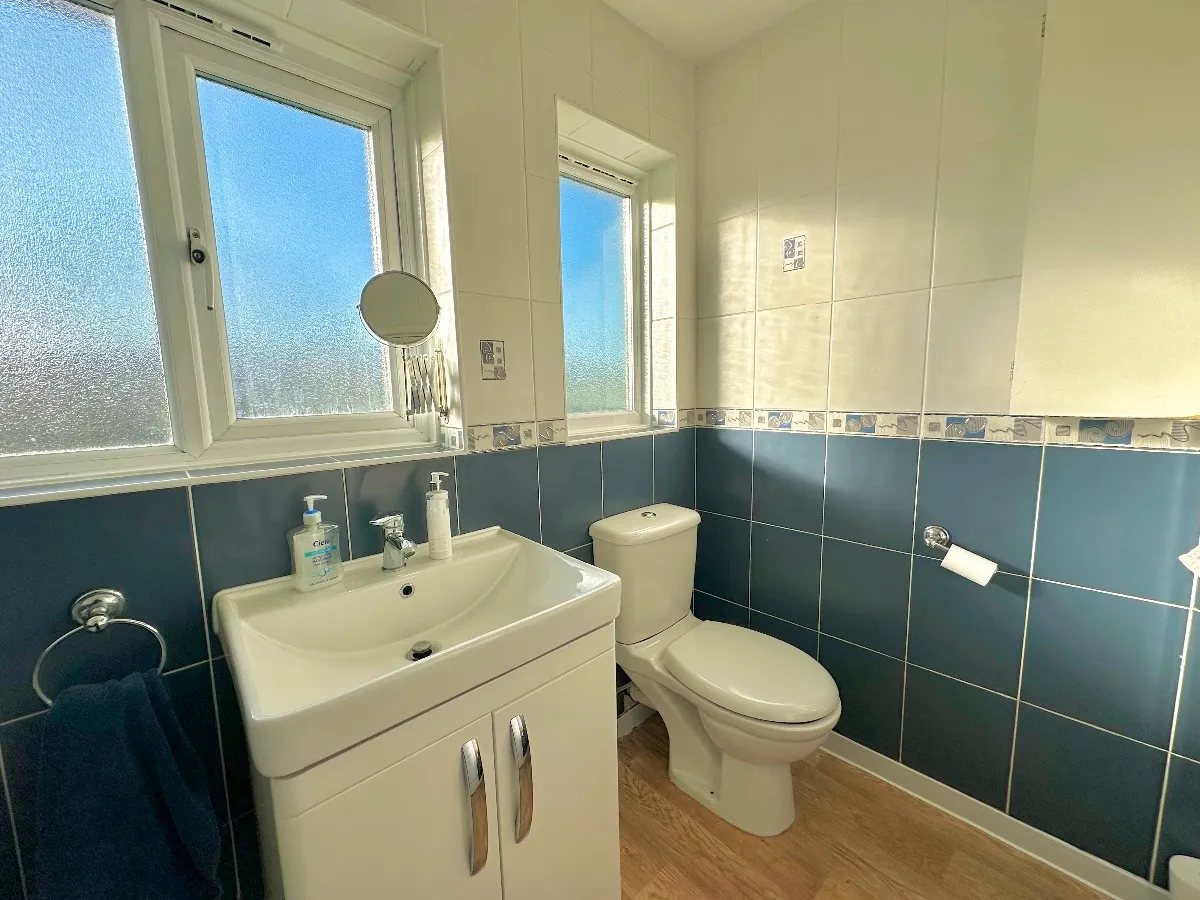 Colne Drive, Harold Hill, photo 6