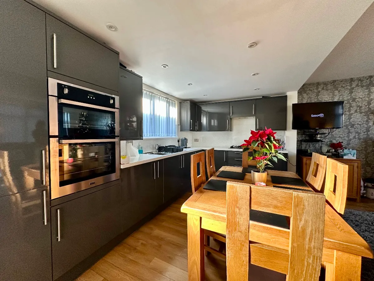 Colne Drive, Harold Hill, photo 5