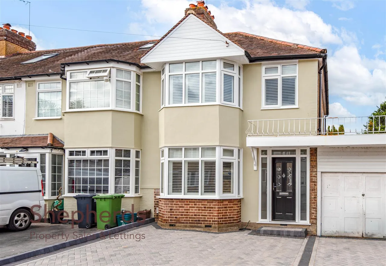 3 bed house to rent, Meadway, Hoddesdon, EN11