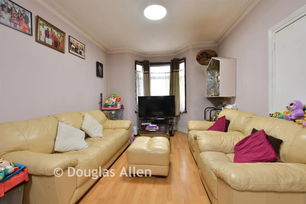 Malvern Road, London, E6, photo 3