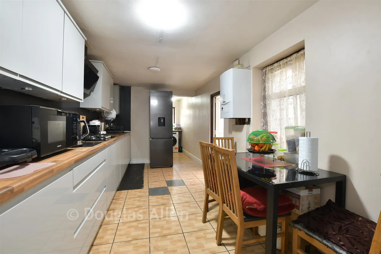 Malvern Road, London, E6, photo 4