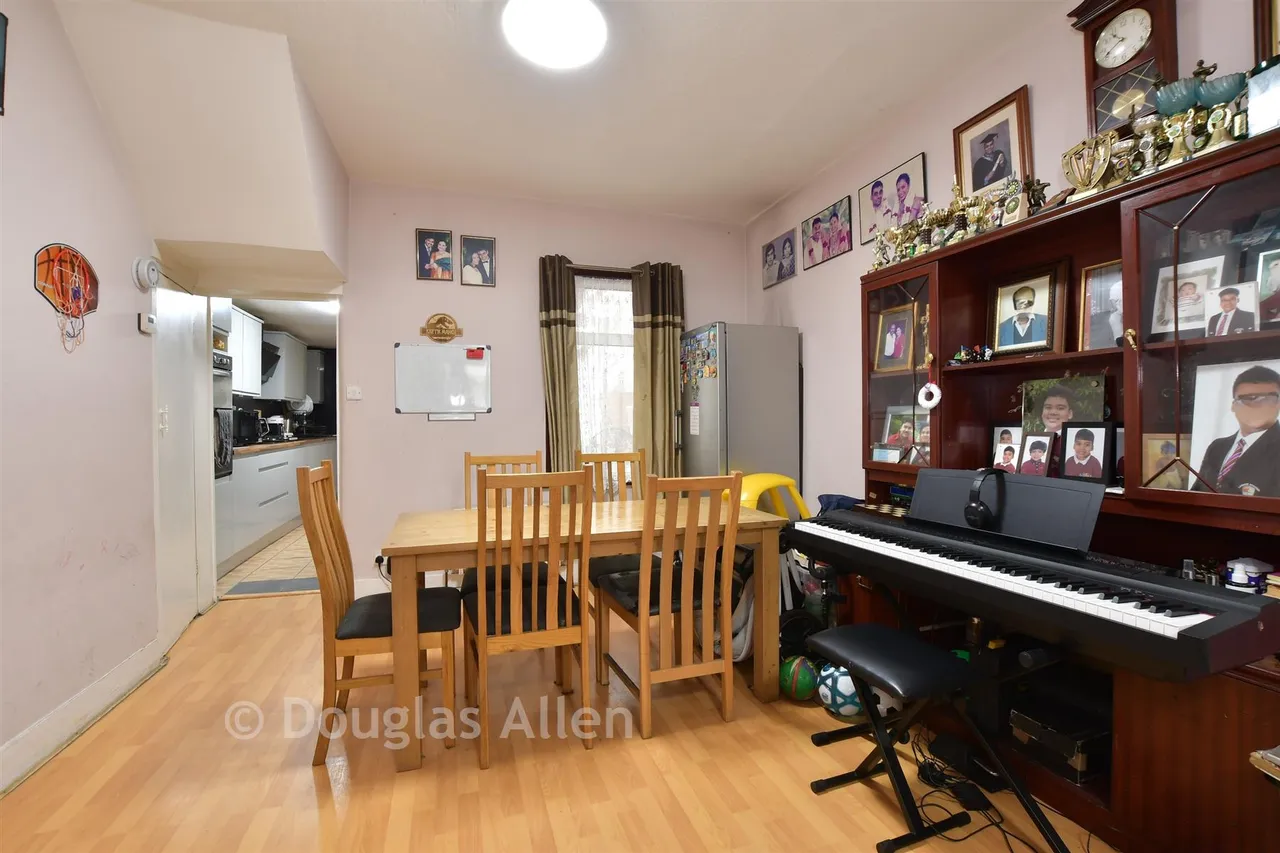 Malvern Road, London, E6, photo 6