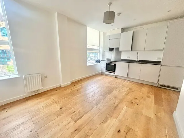 Regent House, Basildon, SS14, photo 2